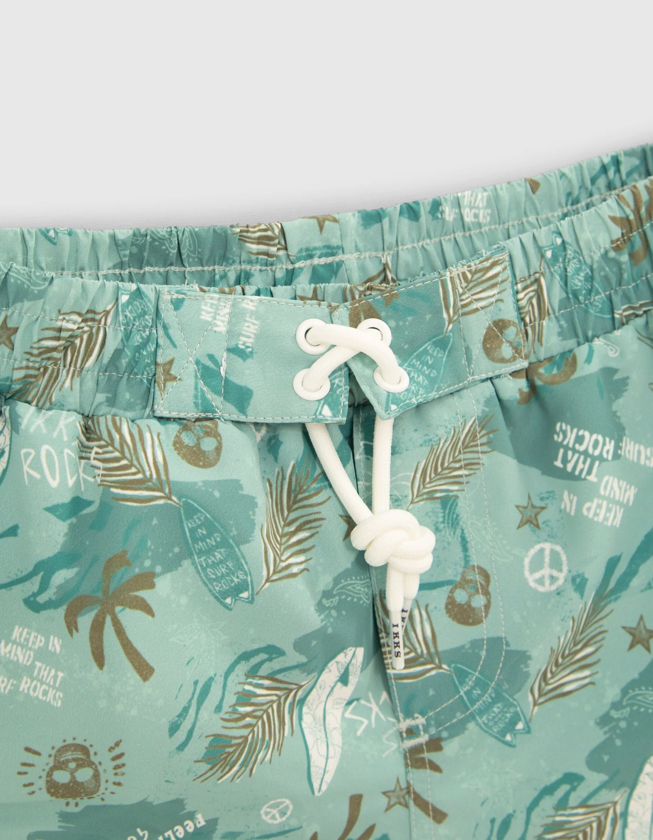 Short de bain vert imprimé surf-rock garçon